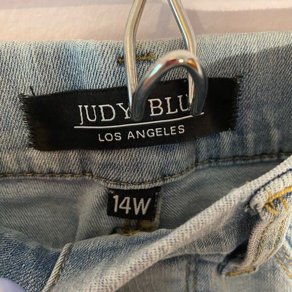 Judy Blue Women's size 14W Skinny Fit Light Wash Jegging Jeans Stretchy Pull-On - Picture 2 of 6